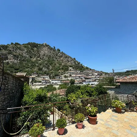 Meroli - Unesco Quarter בית הארחה