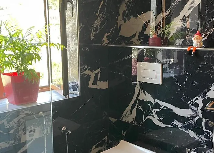 Meroli - Unesco Quarter 4*