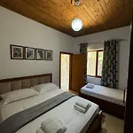 Meroli - Unesco Quarter 4*