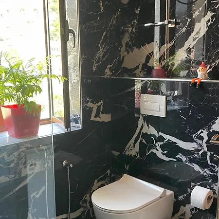 Meroli - Unesco Quarter 4*