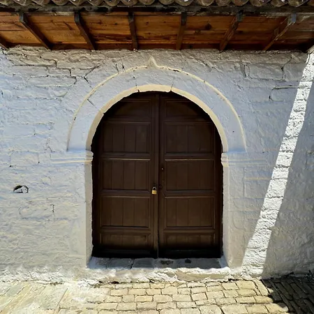 Meroli - Unesco Quarter Berat