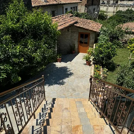 Maison d'hôtes Meroli - Unesco Quarter Berat