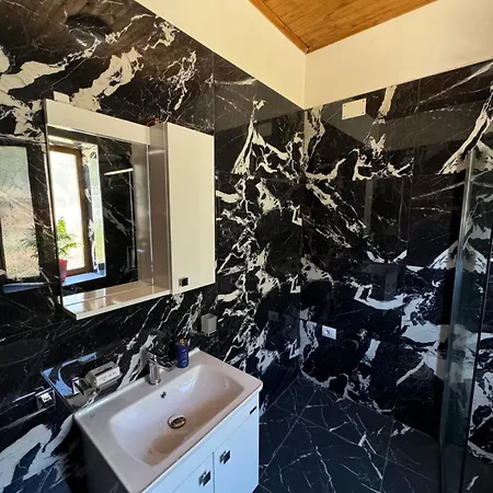 Meroli - Unesco Quarter Berat