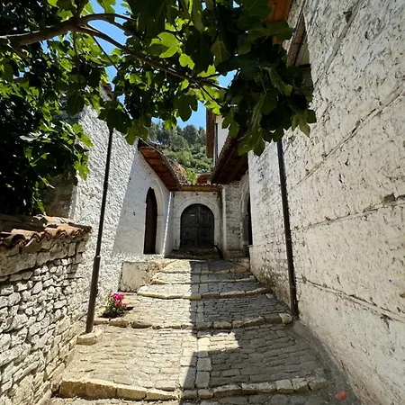 Meroli - Unesco Quarter Guest house 4*