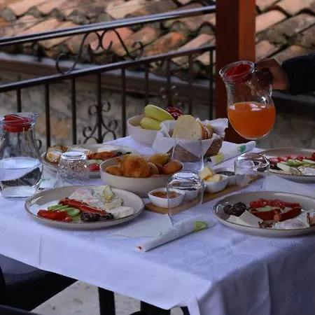 Meroli - Unesco Quarter 4*