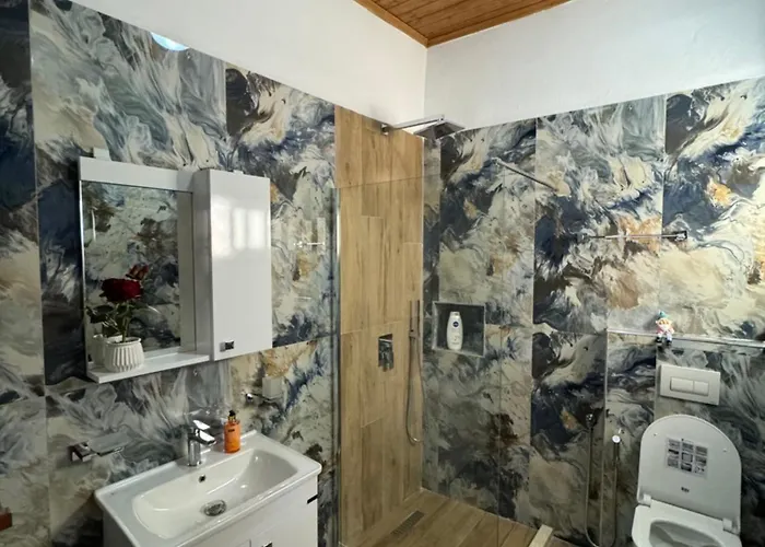 Meroli - Unesco Quarter 4*