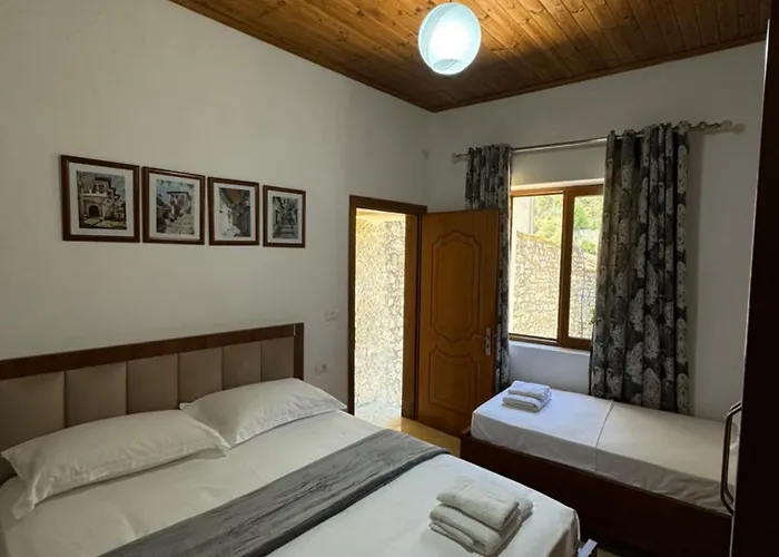 Meroli - Unesco Quarter 4*