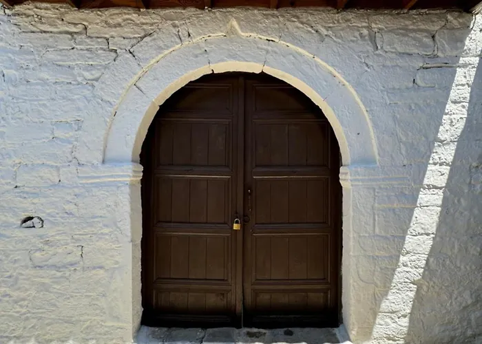 Meroli - Unesco Quarter Berat